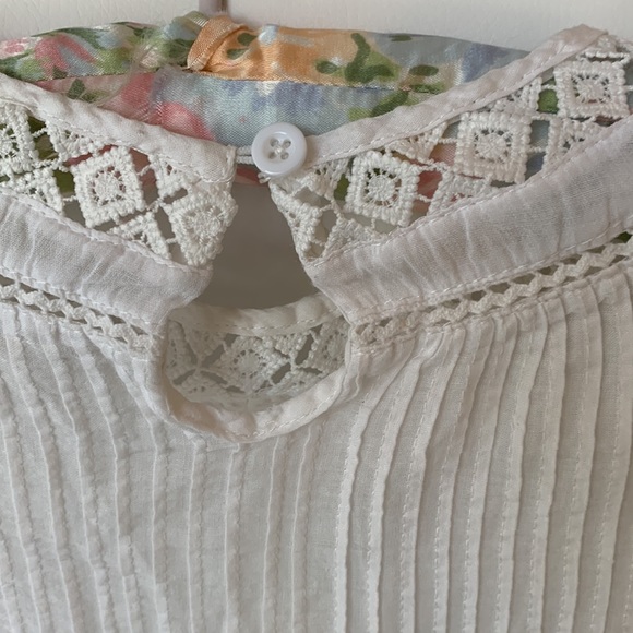 - Get ready for spring  white linen dress with lace inset design - Picture 5 of 8